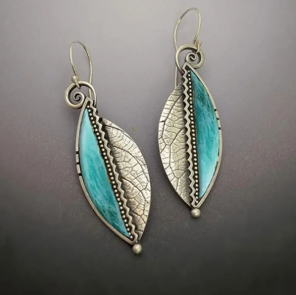 NEW! Faux Turquoise  Leaf Earrings - Picture 9 of 11